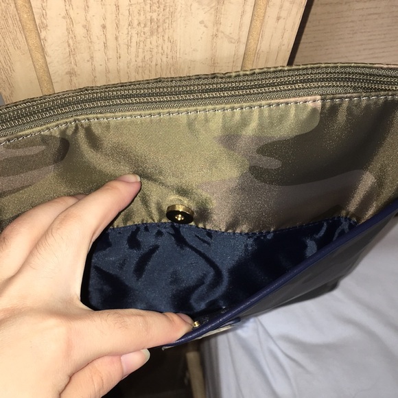 Tommy Hilfiger Army Nylon Crossbody - Picture 5 of 14